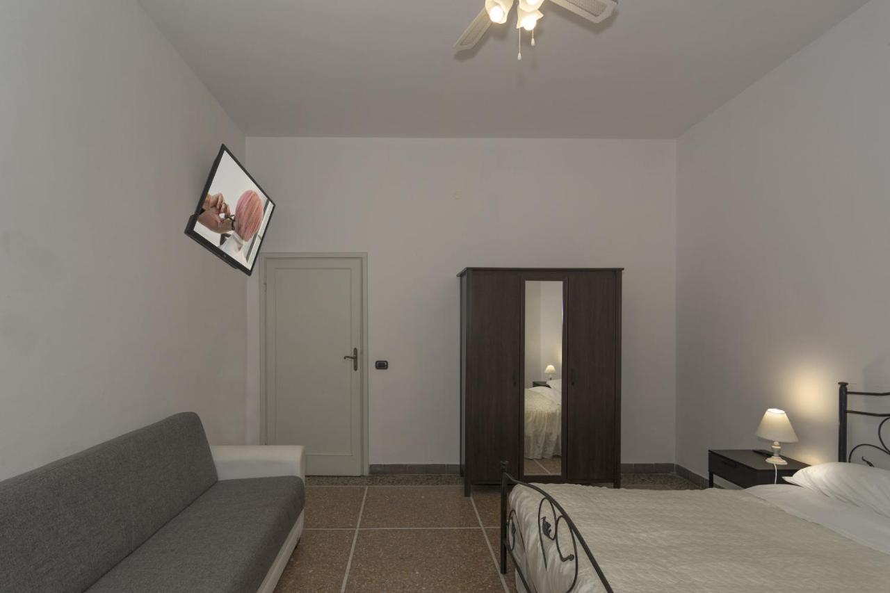 Hostel B&B Pisa Bagian luar foto